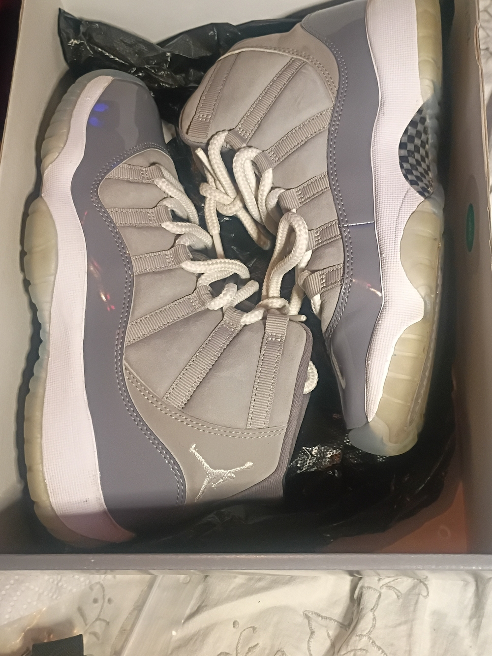 Jordan Youths' Retro 11 High-Top Sneakers in Grey